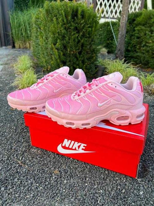 Кроссовки Женские Nike Air Max Plus TN Ultra Pink/Жіночі Кросівки