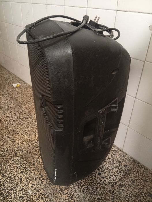 Caixa de som VSOUND 12” modelo VSSE12B
Totalmente funcional, sem