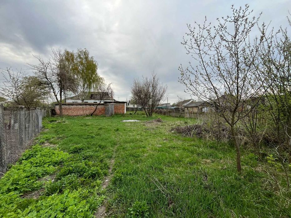 Продаж будівель у центрі смт. Сосниця