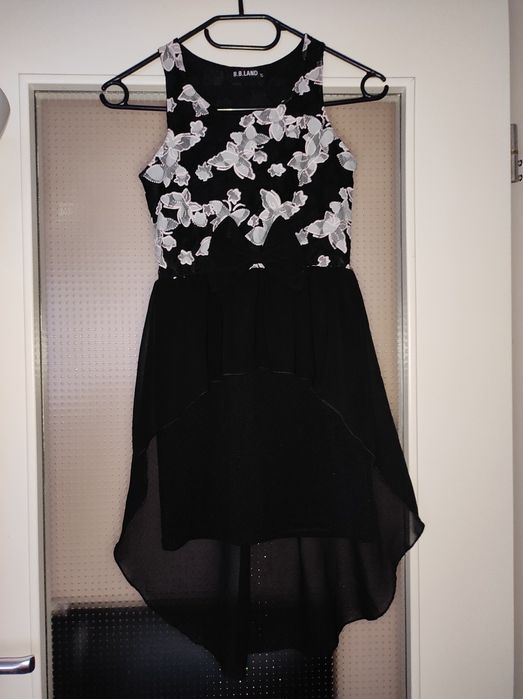 Платье для девочки праздничное