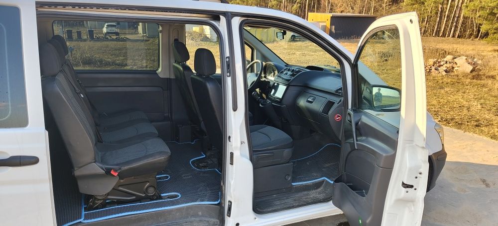 Mercedes Vito 116 2.2CDI . 8/9 osób