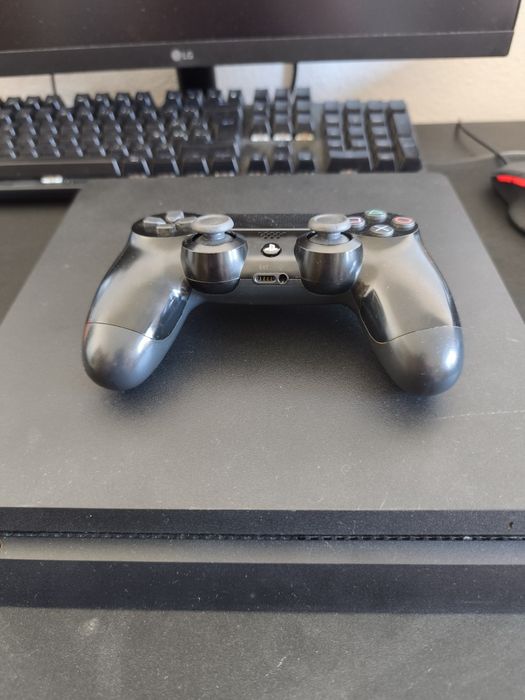 PlayStation 4 slim