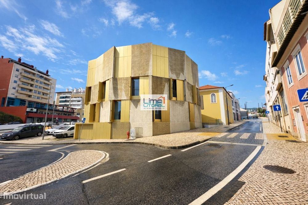 Moderno apartamento T2 - Centro de Leiria - com parqueamento interior