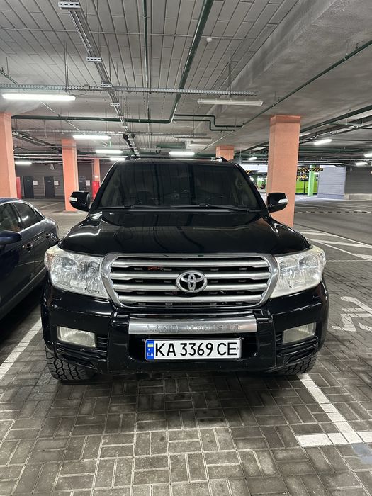 Продам Тойота ленд крузер 200