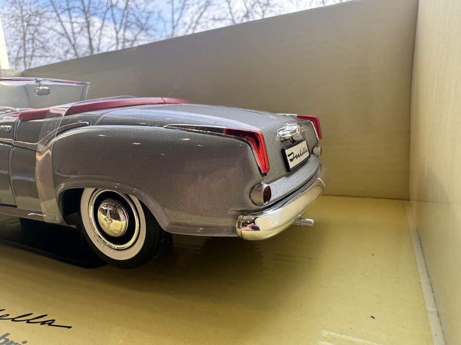 Модель авто Borgward Isabella Cabrio, 1:18, Revell