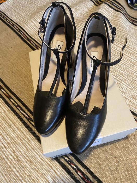 Czółenka Clarks rozmiar 37