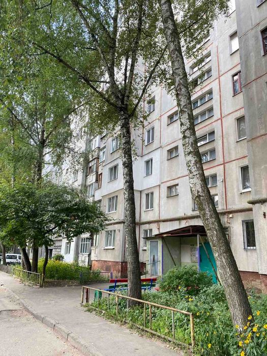 Продам 2 х кімнатну на Сумської тероборони (колишня Ковпака)