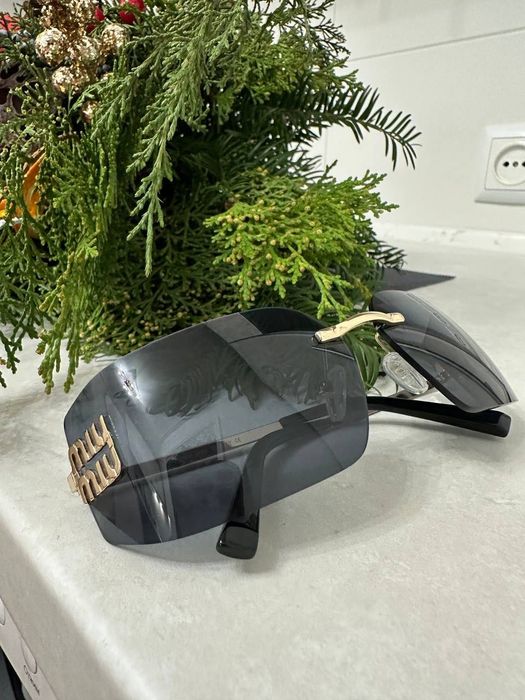 Очки в стиле известного бренда