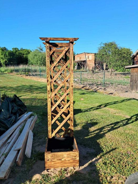 Pergola z dwoma donicami