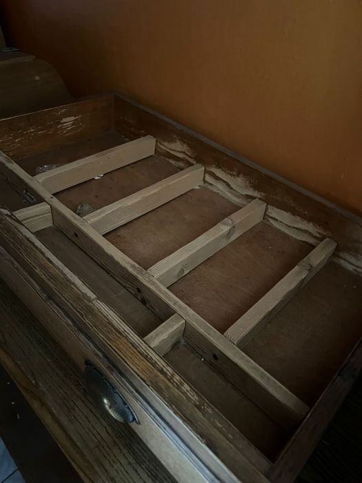 Komoda drewniana do regeneracji