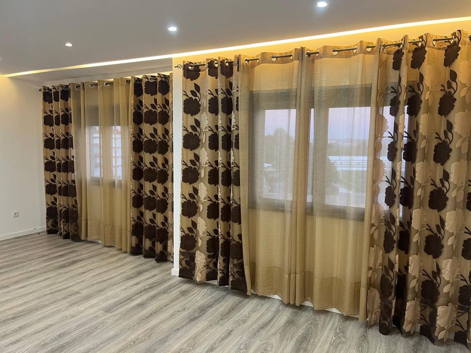 Cortinados sala e cozinha