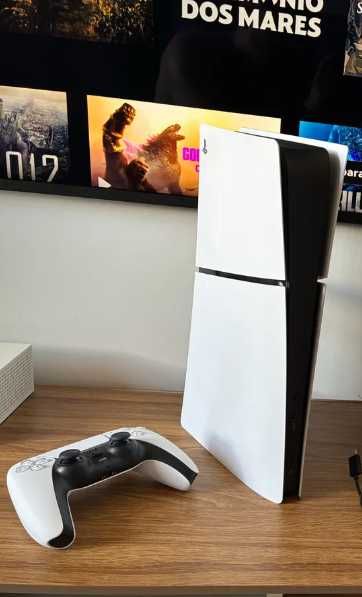 PS5 Slim Digital 1TB (com apenas 5 meses)