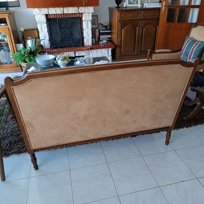 Sofá estilo Luís XIV