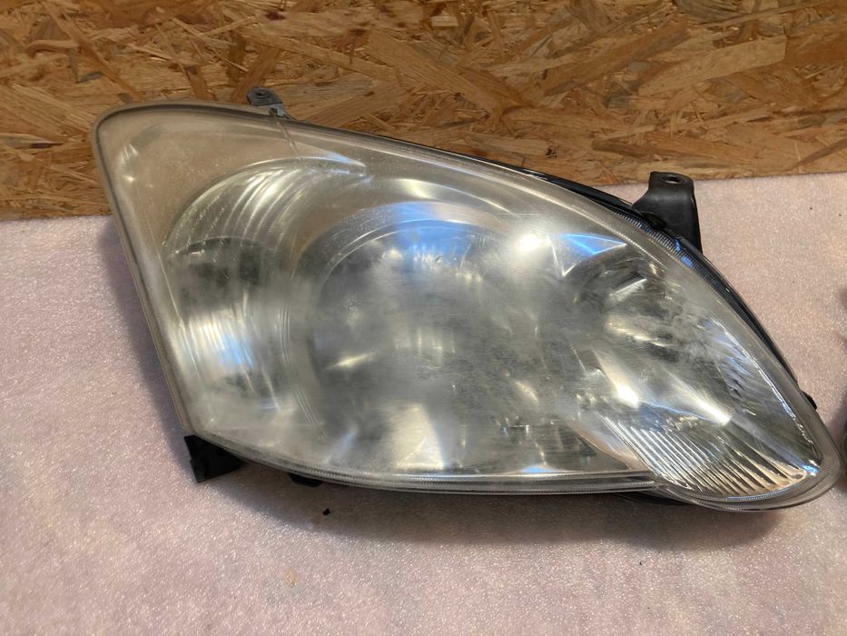 przednia prawa lewa lampa toyota corolla e12 lift 04-07