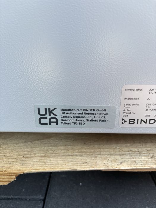 Suszarka laboratoryjna Binder FED 260