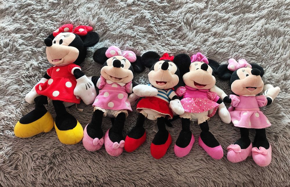 Bonecas Minnie em bom estado