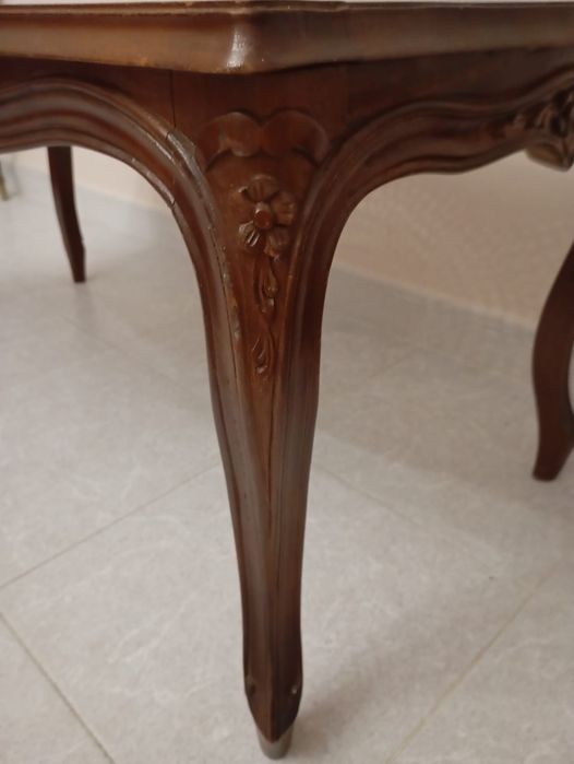 Mesa de centro em palhinha