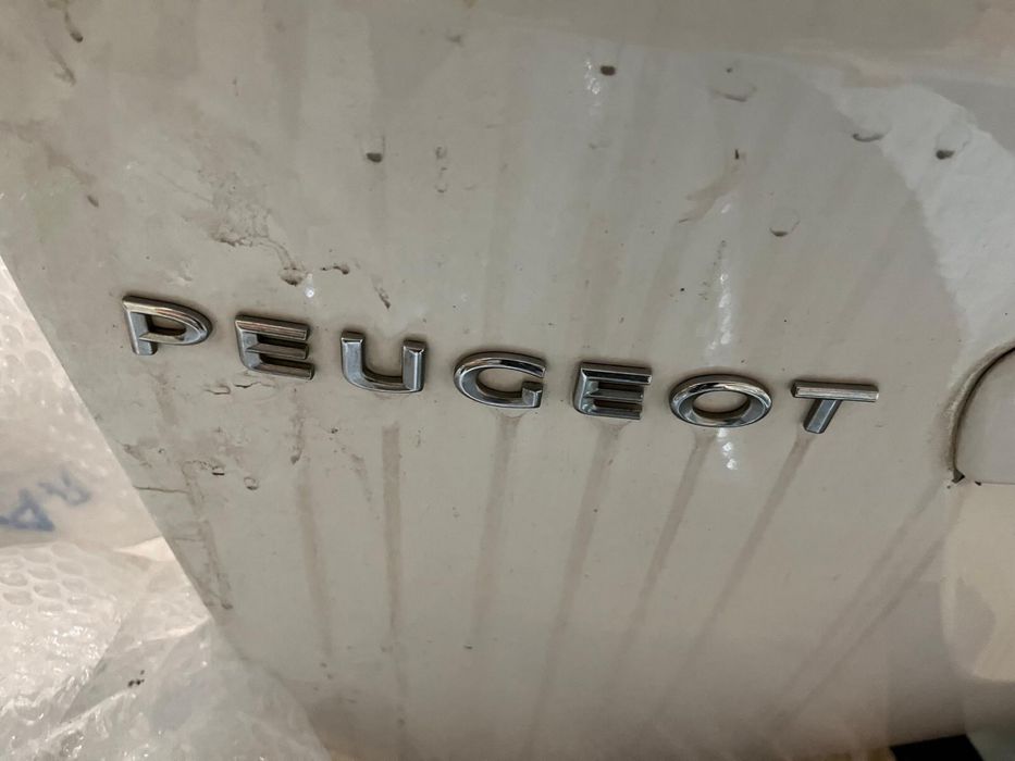 Tampa da mala peugeot 308 Sw branca