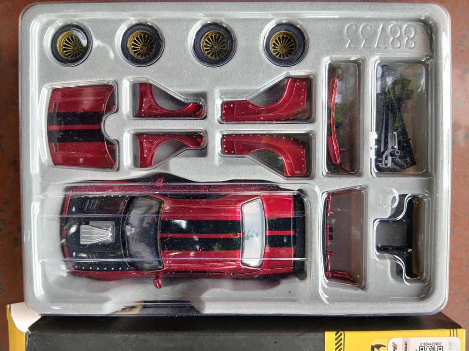 Машинка Dodge Challenger  srt