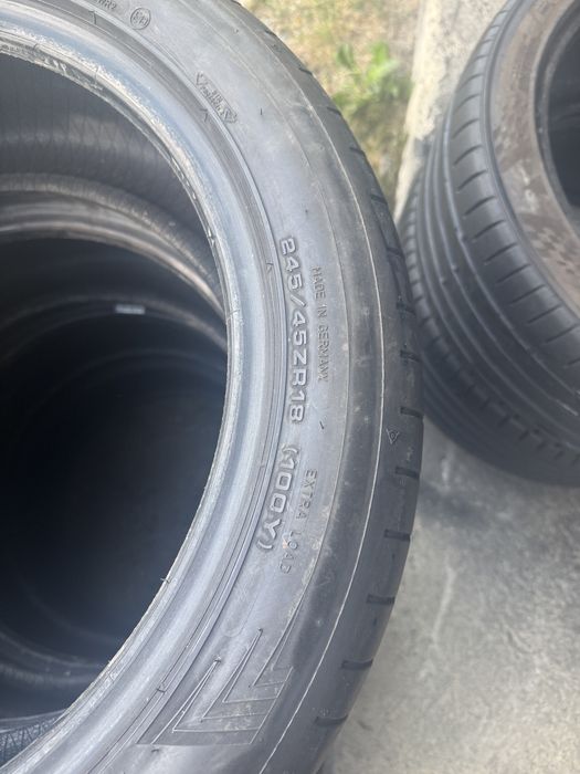 Шини 245/45 R 18 Dunlop SportMaxx rt2