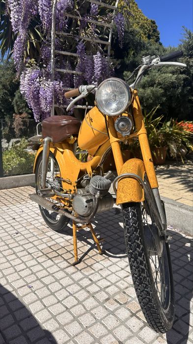 Motorizada classica antiga