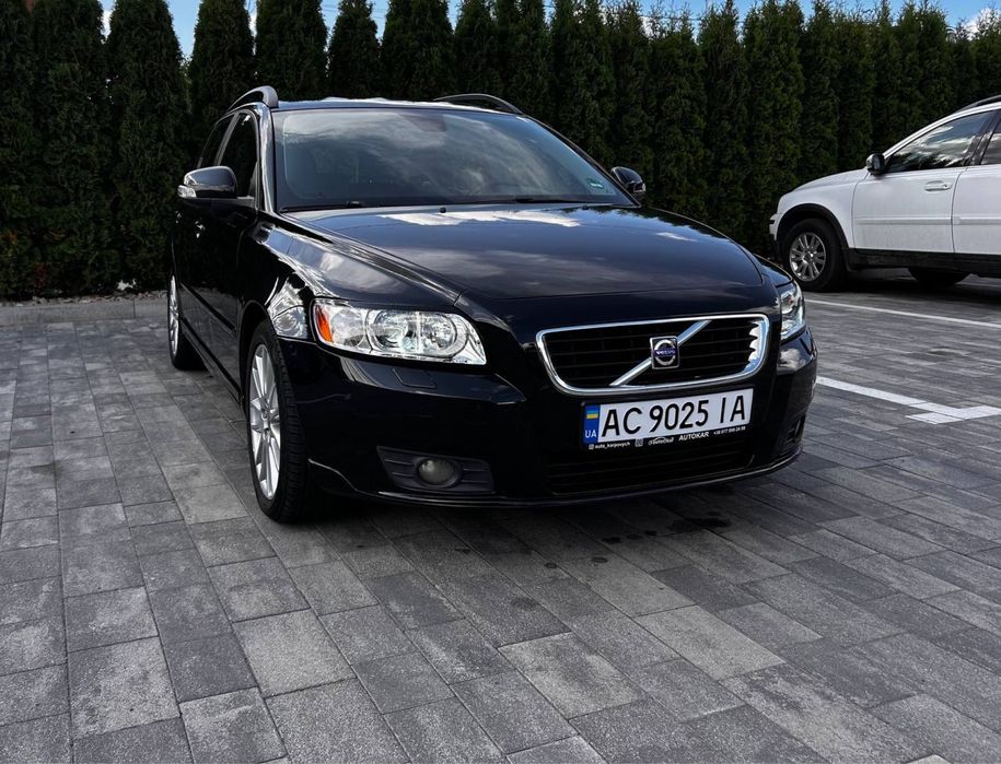 Продам  volvo v50 повністю обслужене