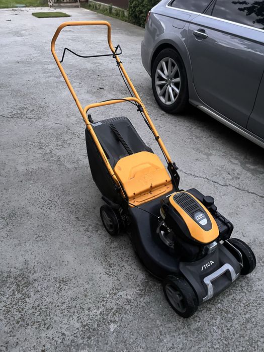 Газонокосарка Stiga ST120  з приводом