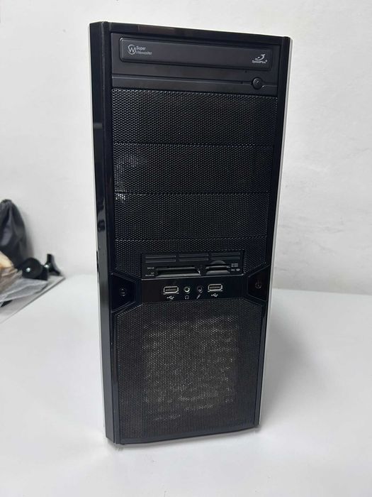 Caixa de PC em óptimas condições