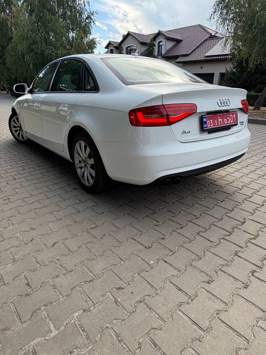 В продаже Audi A4B8 2013