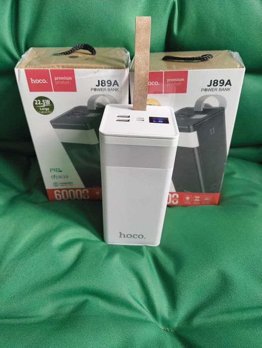 Портативное зарядное устройство с фонариком и быстрой зарядкой