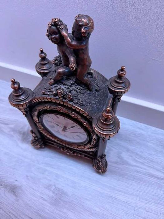 Relógio de Mesa Vintage com Querubins – Estilo Bronze Barroco (Peça Pesada)