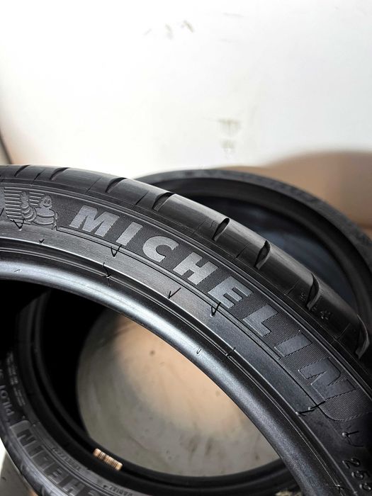 Pneus Michelin Pilot Sport 4S - 255/35/19 - Excelentes
