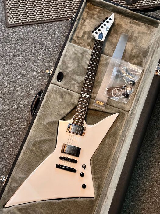 ESP E-II EX NT Snow White