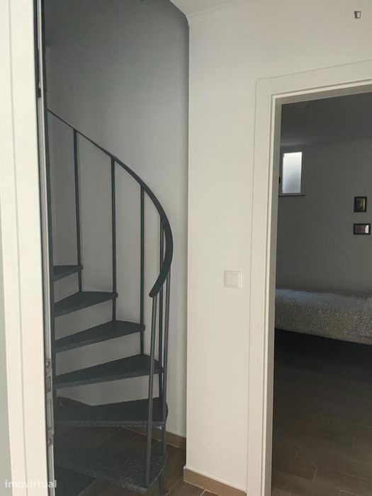 Quarto - localizado em Parque das Nações Lisbon