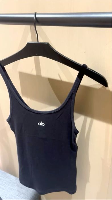 Майка топ на бретелях alo yoga ribbed prosper tank