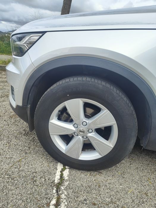 Volvo XC40 T3 Tech Edition Impecável