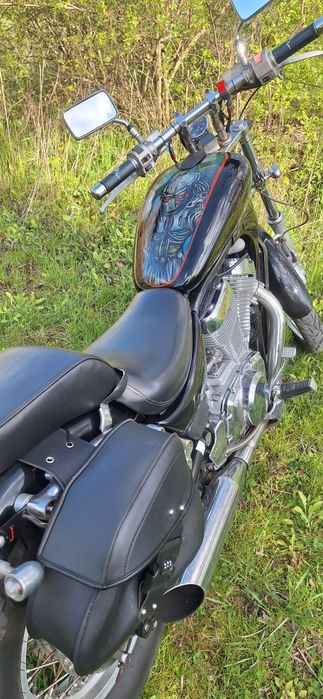 Suzuki intruder 400