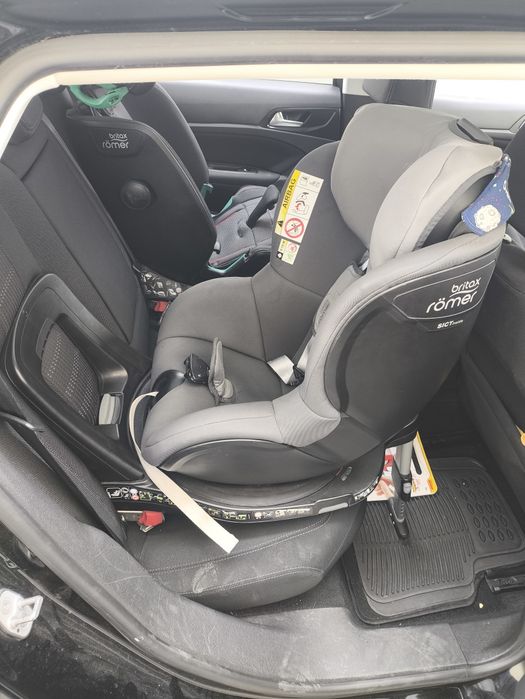 Britax Römer Dualfix (360°)