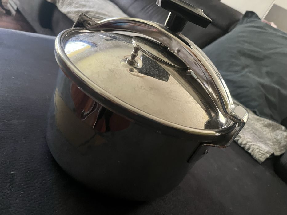 Panela de pressao nova
