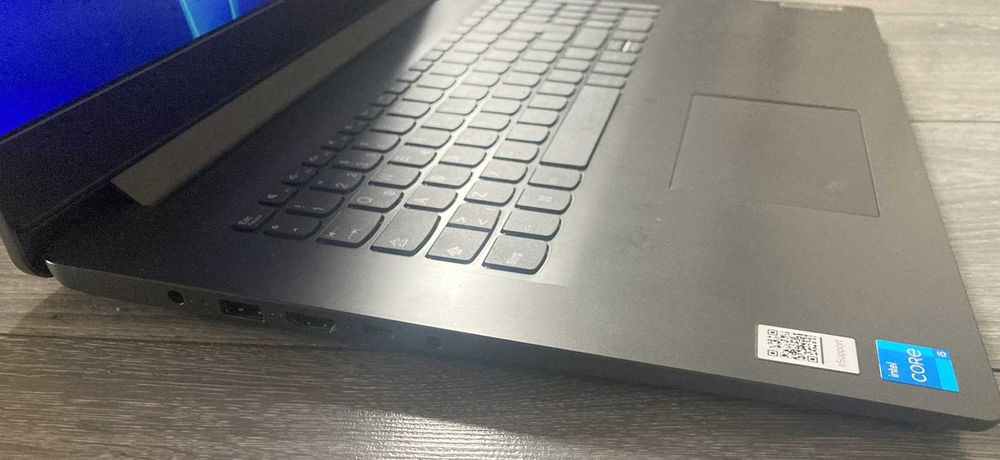Lenovo V17 G3 IAP i5-1235u 8GB 256GB 17' W11 Gwarancja