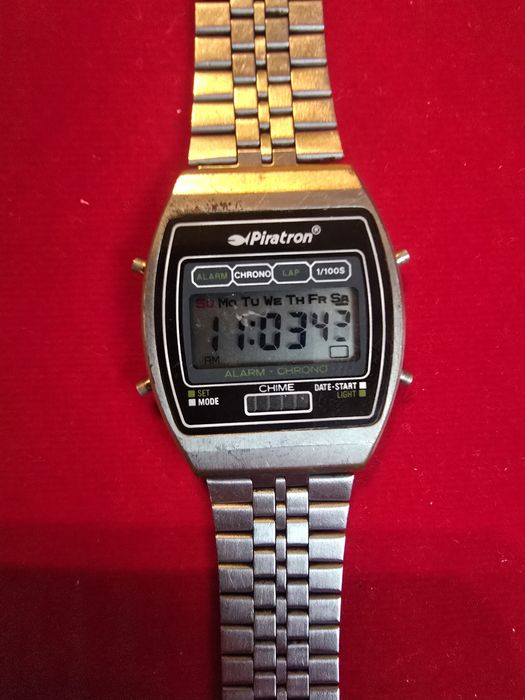 Zegarek elektroniczny Piratron bardzo cieniki