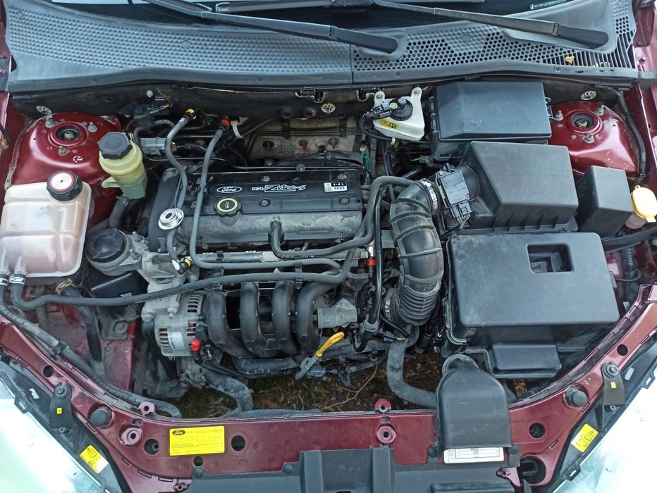 Ford Focus 1.4 Gasolina 5 lugares Ano: 2000 — photo 3