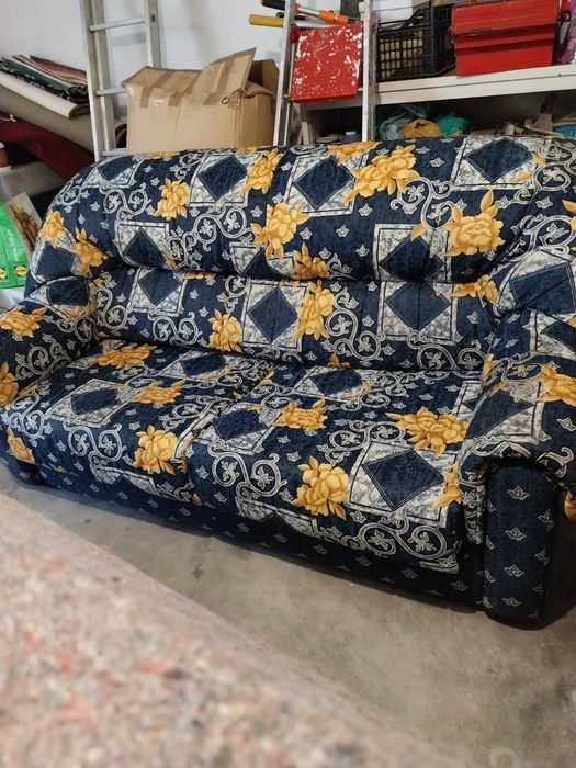 Terno de sofás. Com sofá cama.