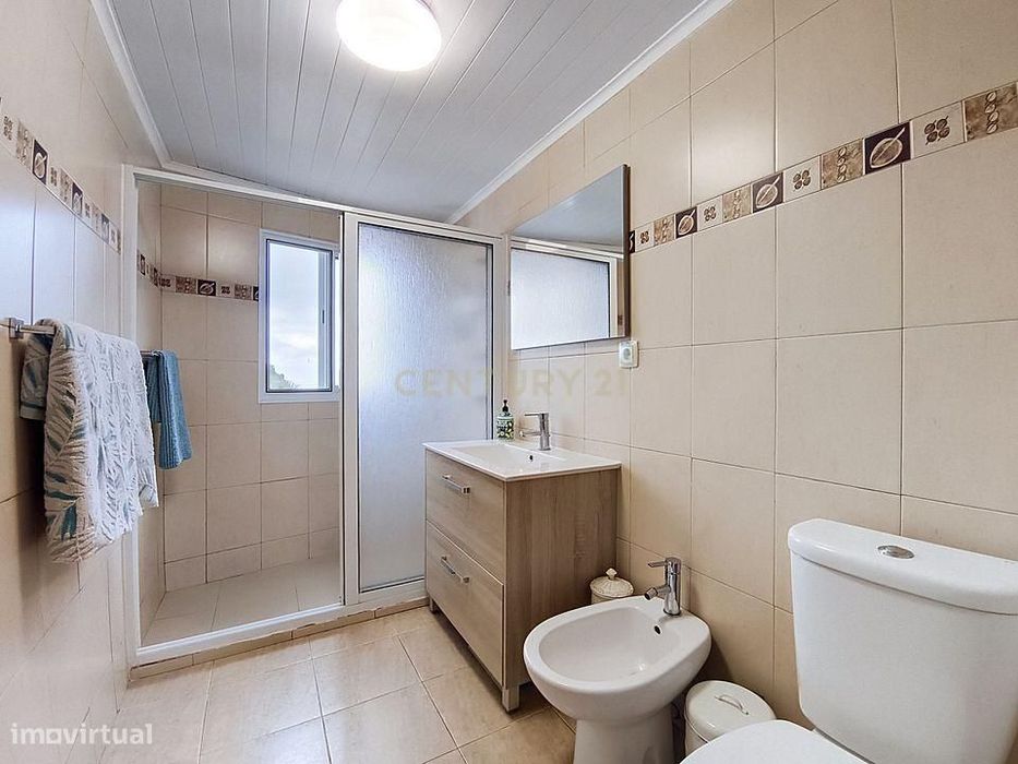 Moradia T2 no Centro da Vila do Nordeste | Jardim e Excelente Potencia