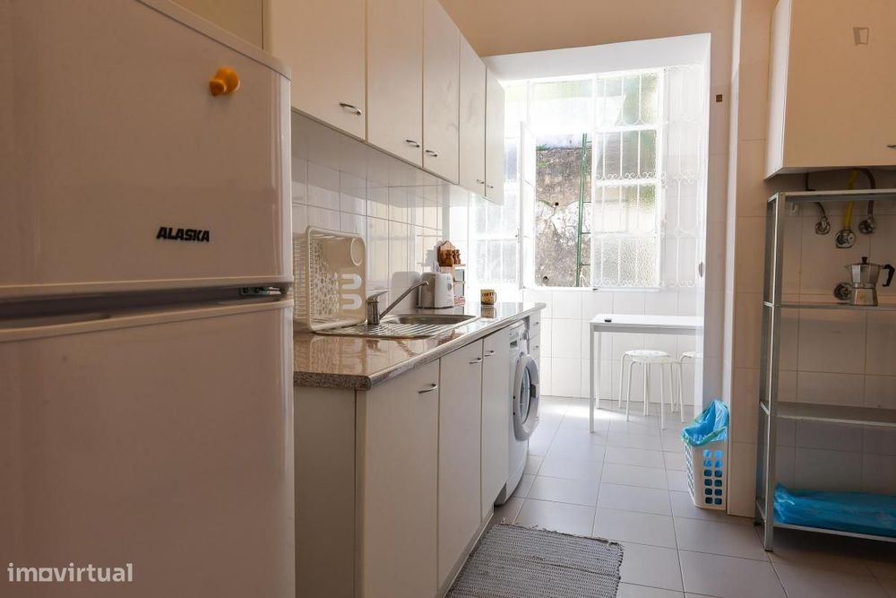 Quarto - localizado em Alameda Lisbon