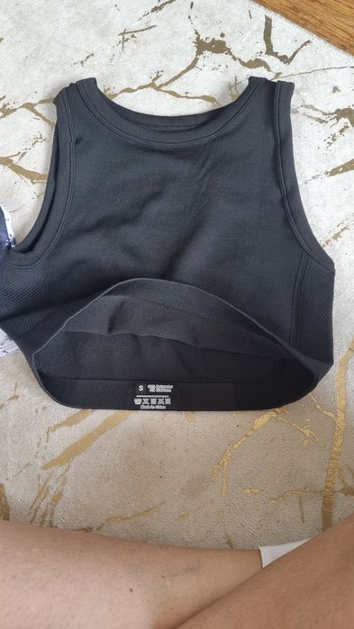 Bluzki fitness rozmiar S  2szt 6zł