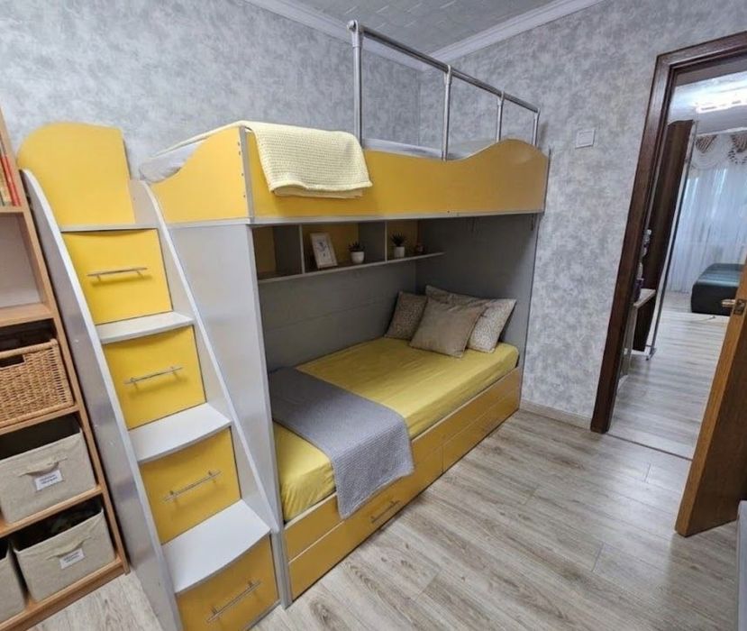 Продам двух-ярусную кровать