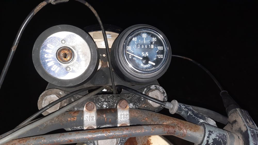 Mota Casal 50cc a funcionar bem. Com documentos