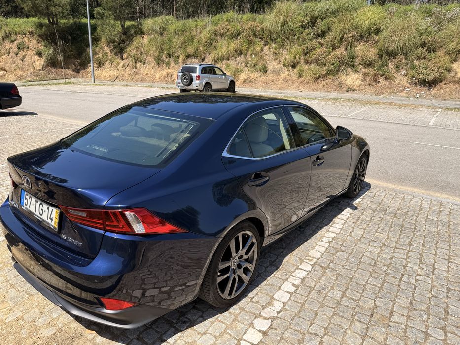 Vendo Lexus is300h