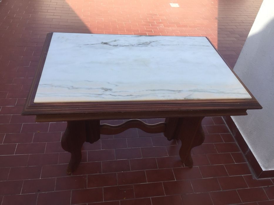 Mesa de Cozinha retangular c\ tampo em marmore